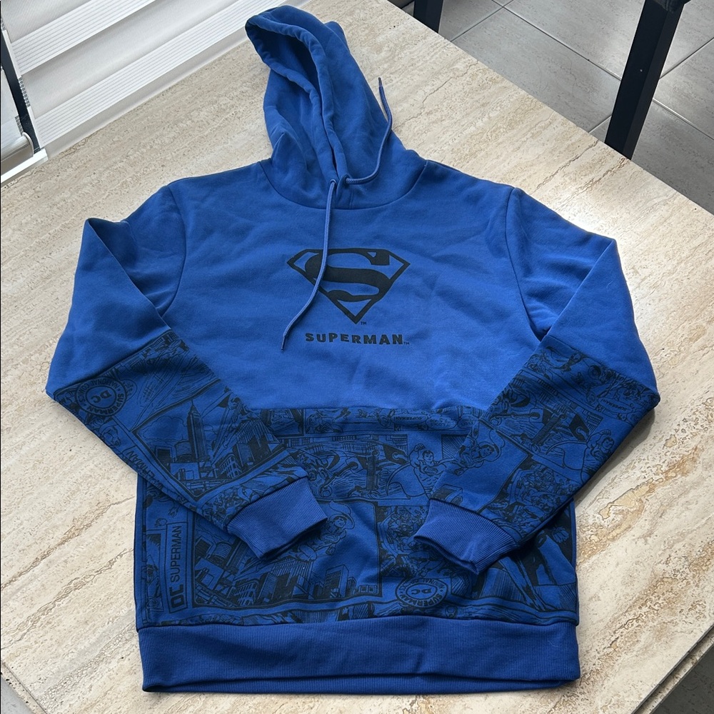 NEW 🆕 Men’s Superman Blue Hoodie size S with tags back and sleeves design